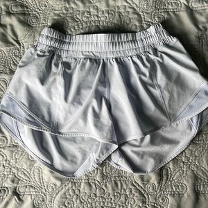 LULULEMON HOTTY HOT LINED 2.5” SHORT PASTEL BLUE